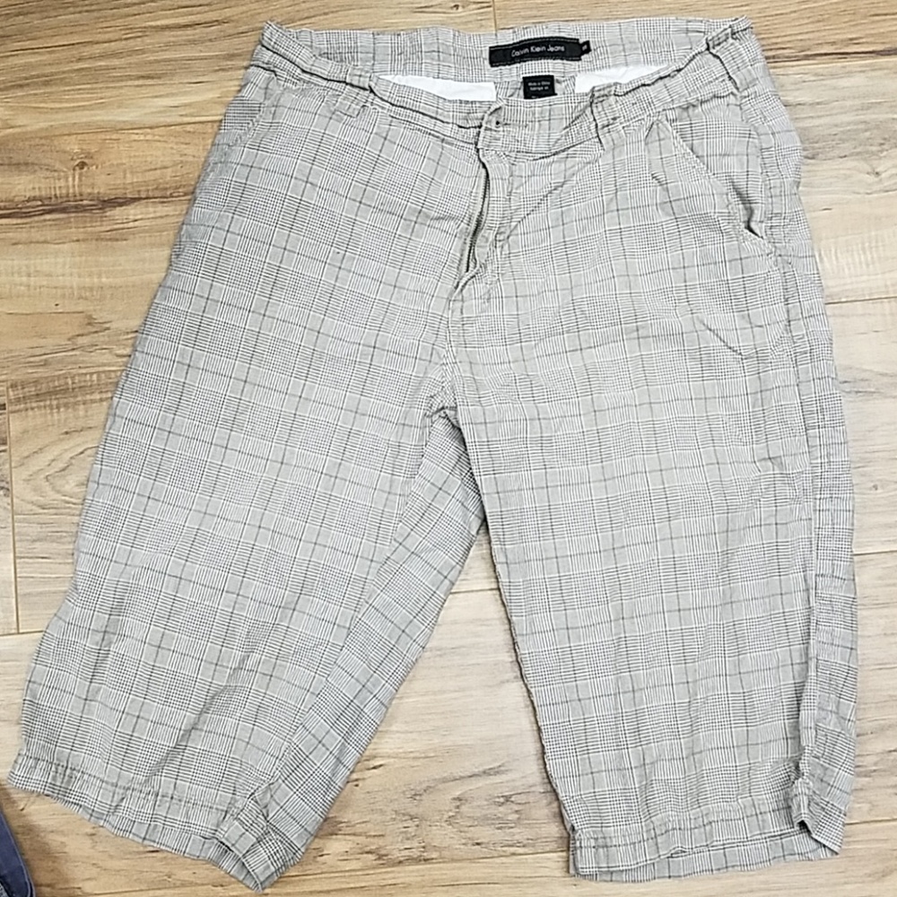 Calvin Klein below the knee short